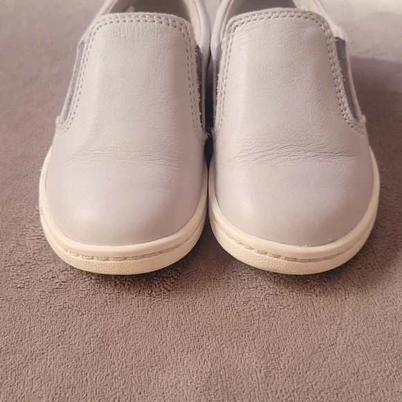 Clark's Leather Grey Toddler Slip on sneakers Sz 6 - Picture 3 of 11